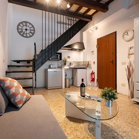 F1 - Santa Croce One Bedroom For Couples
