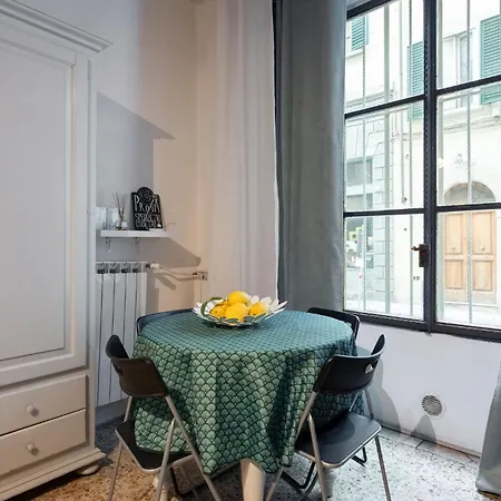 F1 - Santa Croce One Bedroom For Couples * פירנצה